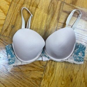 Wacoal Beige and Teal Lace Bra